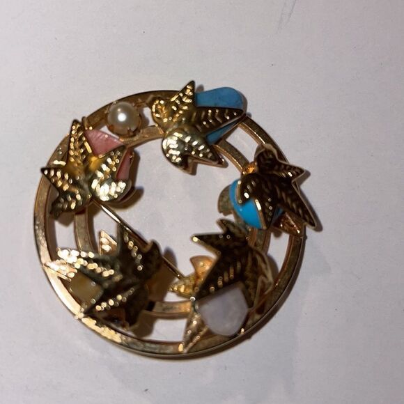 Sarah Cov Flowered Circle Brooch 1969 - Picture 1 of 7